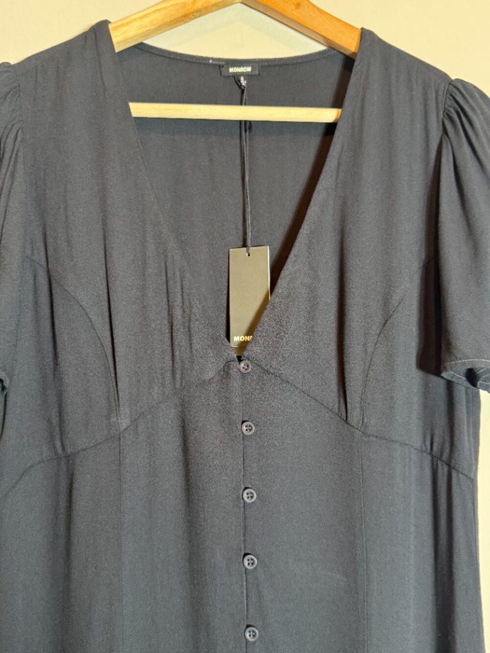 Monrow Revolve Crepe Button-Down Midi Dress Women's Small Black V-Neck Flowy NWT - Picture 8 of 13